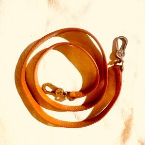 ✨Sold✨Hobo International Brown Leather Crossbody Strap W/ Gold Hardware/EUC 44”